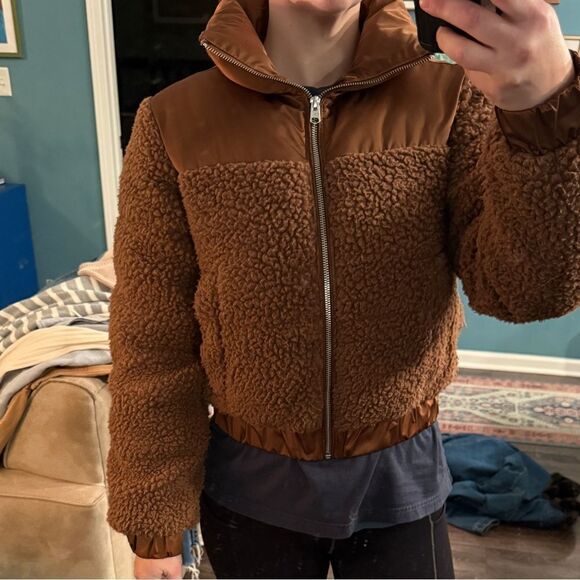 Abercrombie & Fitch Ultra Sherpa Puffer - Picture 7 of 7